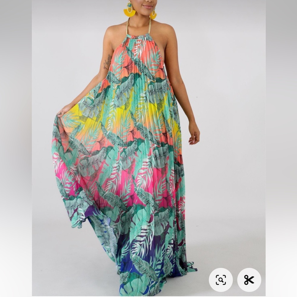 Latiste Floral maxi halter vacation dress